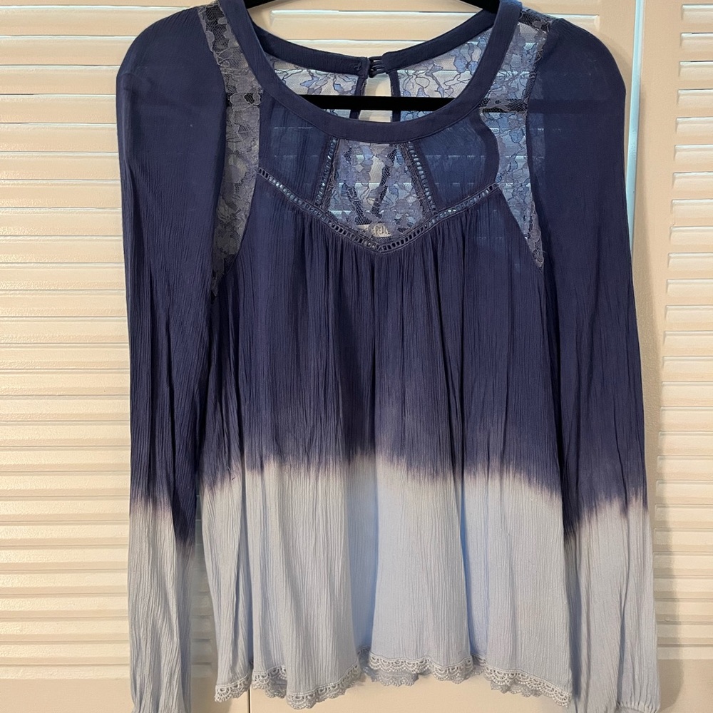 Blue ombré lace detail blouse